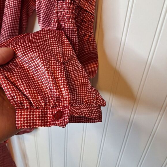 Antilia Femme Womens Size 1X Button Front Blouse Red White Houndstooth Smocked - Picture 8 of 11